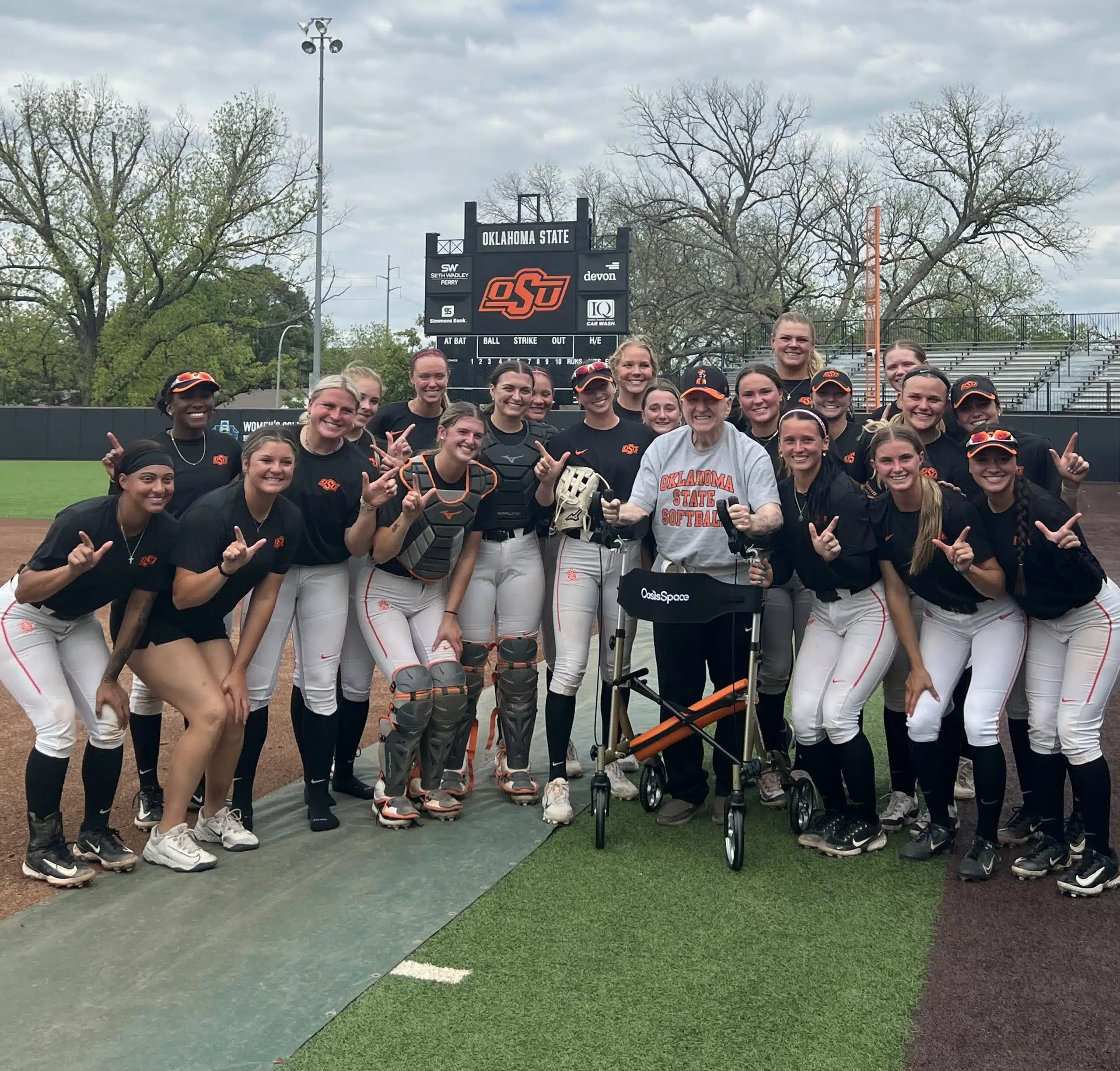 Donny Lindsey and Oklahoma State Softball Team