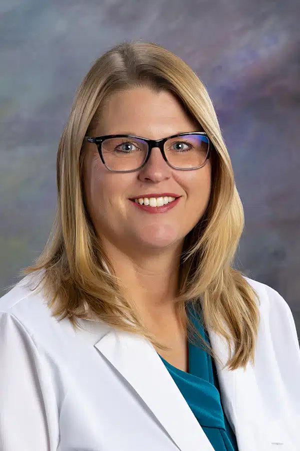 Headshot of Melissa McRay